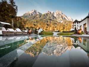 Ruhige Herbsttage und kostenlose Kurse mit Experten-Tipps herbstZEIT - Themenwochen im Hotel Forsthofgut 42_FHG_Aussenpool-Herbststimmung_kom-300x225 Ruhige Herbsttage und kostenlose Kurse mit Experten-Tipps herbstZEIT - Themenwochen im Hotel Forsthofgut