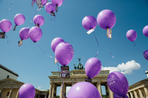 Startschuss zur Pflaumen- und Zwetschgensaison: Die BVEO lässt 1.000 Ballons in den Berliner Himmel steigen BVEO_Bild_Pflaumensommer_klein1-300x200 Startschuss zur Pflaumen- und Zwetschgensaison: Die BVEO lässt 1.000 Ballons in den Berliner Himmel steigen