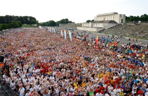 start-b2run-nürnberg-steintribünen-300x194 Neue Rekordteilnahme beim B2RUN Nürnberg – Firmenlauf mit 17.500 gemeldeten Läufern ausverkauft
