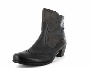 Aktuelle Schuhtrends - was bringt der Winter an Farben und Formen für Übergrößen Schuhe? Damenstiefel_in_Ubergroesse-300x225 Aktuelle Schuhtrends - was bringt der Winter an Farben und Formen für Übergrößen Schuhe?