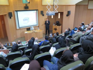 Iran-Energy-Research-Inst.-1_1000-300x225 Mit Solaranlagen iranische Atommeiler ersetzen: Photovoltaikexperte Stefan Krauter stellt iranischer Regierung Konzept für die Einspeisung von Solarstrom vor