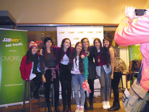 Hunderte Fans bei exklusivem Meet and Greet mit Cimorelli bei Subway Cimorelli-beim-Meet-and-Greet-mit-Fans-300x225 Hunderte Fans bei exklusivem Meet and Greet mit Cimorelli bei Subway