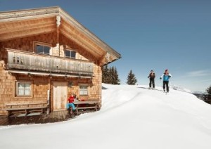 Lawinenkunde, Iglu-Bauen & "Zirben Zauber"-Wellness. Geführte Skitouren der Leoganger Heimathotels LHH_Skitouren_junges-Paar-300x212 Lawinenkunde, Iglu-Bauen & "Zirben Zauber"-Wellness. Geführte Skitouren der Leoganger Heimathotels
