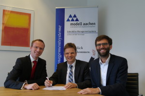 Vertragsunterzeichnung-TCS_MA-300x199 Altena-TCS GmbH und Modell Aachen GmbH beschließen Partnerschaft