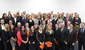 gm_vergabe_bruehl-300x176 Die EUFH verabschiedete 57 Absolventen des berufsbegleitenden Bachelor-Programms General Management