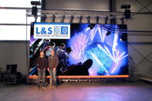 LS_Invest_VLED-300x200 Millionen Pixel für westfälischen Event-Dienstleister