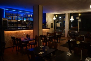 The Pizza Club Berlin Spandau italienisches Restaurant Lounge good-300x200 The Pizza Club Berlin Spandau italienisches Restaurant Lounge
