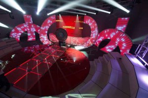 2MStudiosyste-fürRTL_web-300x200 2M entwickelt Bühnen- und Tribünensystem für RTL Luxemburg