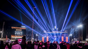 PAM/events entscheidet sich für LIGHTLINE LaseArray LaseArray-Silvesterweb-300x168 PAM/events entscheidet sich für LIGHTLINE LaseArray