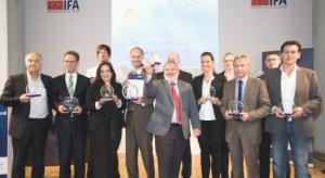 Die Telematik-Branche auf dem Hightech-Siedepunkt der IFA 2015 in Berlin Telematik-Award-2013_IFATelematik-Markt.de_web_1-300x164 Die Telematik-Branche auf dem Hightech-Siedepunkt der IFA 2015 in Berlin