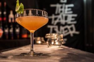 The-Tape-Over-Bar-by-ARCOTEL-Velvet-300x200 Handgemacht und hochprozentig: Craft Spirits and Beer Bar eröffnet in Berlin-Mitte 