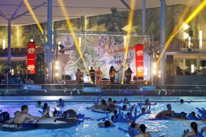 TE_Los-Chicos-im-neuen-Wellenbad-300x200 Erste Karibische Nacht in der THERME ERDING ein voller Erfolg!
