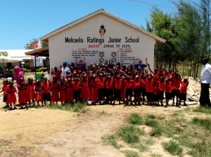 Ukunda_Kinder_3-300x224 ConTribute und Regine Sixt Kinderhilfe Stiftung unterstützen Grundschulprojekt in Kenia