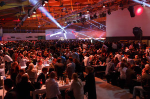 AMG stellt neuen AMG GT mit Unterstützung durch b&b vor AMGweb-300x199 AMG stellt neuen AMG GT mit Unterstützung durch b&b vor