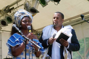Die-Botschaft-ist-das-MITEINANDER-Africa-Day-2015-300x200 IMIC e.V. lädt ein zum Africa Day 2015