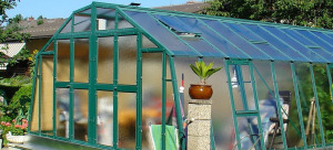 Gewaechshaus-300x136 Das Gewächshaus im Garten bringt viele Vorteile