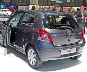 Toyota-Yaris-300x246 Rameder löst Transportprobleme mit dem Toyota Yaris dreifach