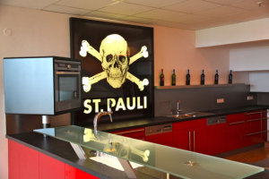 Brunckhorst und der FC St. Pauli verlängern VIP-Catering-Partnerschaft FC-St.-Pauli-2web-300x200 Brunckhorst und der FC St. Pauli verlängern VIP-Catering-Partnerschaft