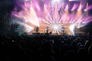 Mumford & Sons vertraut auf ROBE Equipment MumfordandSonsphotobyGuyEppel_web-300x199 Mumford & Sons vertraut auf ROBE Equipment