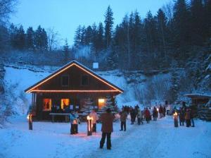 © Kur- und Tourismusbetrieb Bad Wörishofen Bad-Wörishofen_Waldweihnacht_web-300x224 © Kur- und Tourismusbetrieb Bad Wörishofen