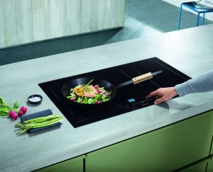 Panasonic_Induktionskochfeld-Genius-Sensor-300x243 Panasonic präsentiert Premium-Einbaugeräte auf der Area 30
