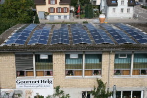 Photovoltaikanlage-auf-Fabrikli_04_Kk-300x200 Euro Photovoltaik installiert 30 KW Photovoltaikanlage auf Kreativ-Küche von Schweizer Gourmet Koch Guido Helg