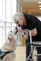 So lässt sichʹs leben! Tag der offenen Tür im Pflegewohnhaus Casa Kagran CaSaKagran_Hund_Mann_onlinePR So lässt sichʹs leben! Tag der offenen Tür im Pflegewohnhaus Casa Kagran