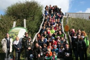 Town & Country Stiftung organisiert Seelenwanderung auf dem Wildkatzenpfad Pressefoto-Seelenwanderung-300x199 Town & Country Stiftung organisiert Seelenwanderung auf dem Wildkatzenpfad