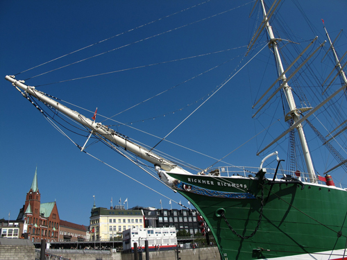 rickmer_500x375 Baurecht-Seminar auf der Rickmer Rickmers: 28 begeisterte Teilnehmer gingen typischen Fehlern im Bauablauf auf den Grund.