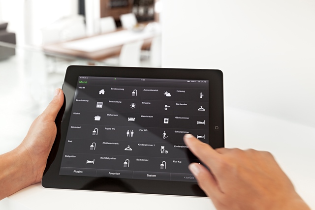 Datenschutz und Datensicherheit im Smart Home: Sicherheit ist machbar! Gira-Datenschutz-02 Datenschutz und Datensicherheit im Smart Home: Sicherheit ist machbar!