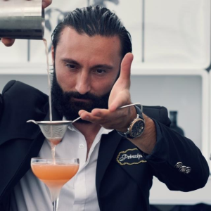 The Next Generation of Barkeepers: Junge Bartender kreieren Drinks mit neuem Premiumvodka New-Amsterdam-Vodka_Prinzipal-Kreuzberg_Ferhat-Akbiyik_hoch-300x300 The Next Generation of Barkeepers: Junge Bartender kreieren Drinks mit neuem Premiumvodka