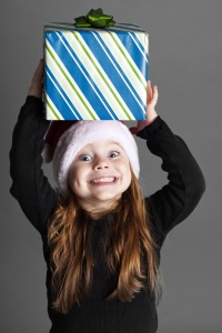 Was kostet Weihnachten? PartnerBank_Bild_Geschenk-200x300 Was kostet Weihnachten?
