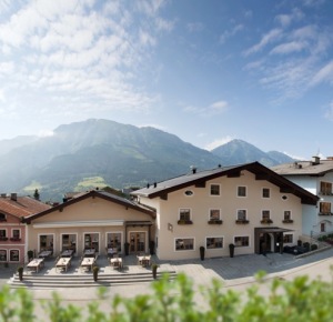 00_Hotel-Metzgerwirt-300x290 Urlaub & Arbeiten im Einklang mit der Natur: der Metzgerwirt in St. Veit im Pongau lud zum 72-Stunden-Grand Opening mit Leopold Prinz von Bayern und Holger Stromberg 
