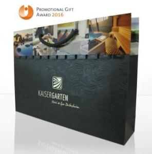 2016_PGA_CouponBag_KG_mL_RIEDLE-Papiertragetaschen_web-296x300 Spezialist für Papiertaschen RIEDLE gewinnt begehrten Design- und Kommunikationspreis „Promotional Gift Award 2016“