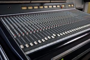 DSC06454-300x200 Versteigerung von TV-, Video- und Audiotechnik am 18.03.2016 in Potsdam