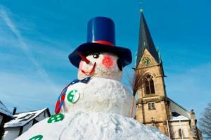 Das "Jakobsfest" am Rosenmontag Große Schneemannparty im Fichtelgebirge Fichtelgebirge_Natur-Schneemann-Jakob-300x199 Das "Jakobsfest" am Rosenmontag Große Schneemannparty im Fichtelgebirge