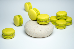 Matchatee-Macarons-mit-Yuzu-4-300x200 Asiatische Patisserie vom Profi Christian Hümbs