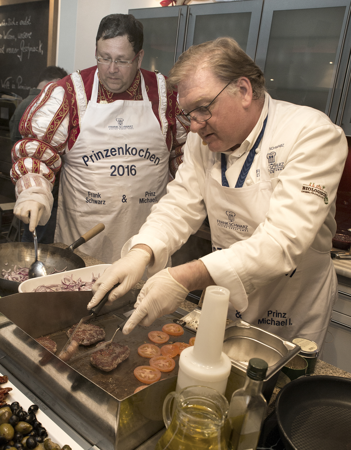 Traditionelles „Prinzenkochen“ der FSGG ging in die 20. Session: Prinz Michael I. zog mit närrischem Gefolge ein fsgg-prinzenkochen-2016-1 Traditionelles „Prinzenkochen“ der FSGG ging in die 20. Session: Prinz Michael I. zog mit närrischem Gefolge ein