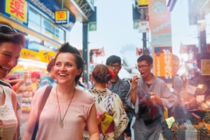 Pressefoto1_DER-Touristik_Dos_and_Donts_klein_klein-300x200 Japan-Knigge für Touristen
