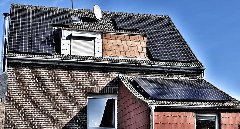 Infrarotheizungen, Photovoltaik-Anlage und Batteriespeicher: Traum-Trio für kostenlosen Sonnenstrom redtherm-1000 Infrarotheizungen, Photovoltaik-Anlage und Batteriespeicher: Traum-Trio für kostenlosen Sonnenstrom