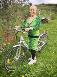 Gitti-E-Bike2-mit-Logo-225x300 Neue E-Bikes im Kurhotel Weißbriach und Moorbad Neydharting