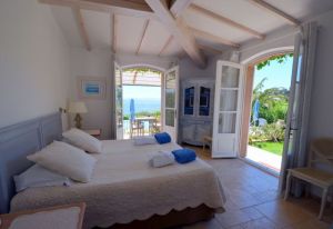 Rundreise durch Südfrankreich – von Nizza in die umliegenden Berge bis St. Tropez und Grasse les-3-iles-Zimmer-300x206 Rundreise durch Südfrankreich – von Nizza in die umliegenden Berge bis St. Tropez und Grasse