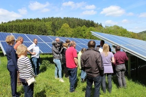 Konzept der Bürgerbeteiligung an Solarparks bewährt sich 7x7-Pressefoto-Tour-2014-SP-Dietzhoelztal-300x200 Konzept der Bürgerbeteiligung an Solarparks bewährt sich