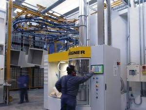 Fami_Lagersysteme_neue_Lackiererei_6-300x225 Die neue Lackieranlage bei FAMI Srl ist nun aktiv. Neue FAMI industrielle Ausrüstungen werden besser aussehen als je zuvor!