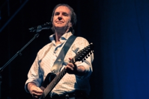 CdeB-Euro-2016-poster-photo_mini-300x200 Chris de Burgh erstmals im Duo: Vorgeschmack auf neues Studio-Album bei Unplugged-Sommer-Shows