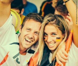 Fußball-EM-2016_orig-300x253 Schweißfreies Mitfiebern bei der Fußball Europameisterschaft 2016 - Vorbeugen mit dem L'axelle® Power-Duo gegen Schweißflecken