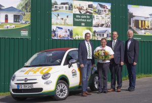Rensch-Haus_Gewinner-Autove-300x203 Über 8.800 Jubiläumsgäste bei RENSCH-HAUS