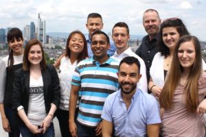 Derag_Hotel-Team-Host-SMALL-300x200 Das neue Derag Livinghotel Frankfurt &  die Agentur für Arbeit richten gemeinsam  das erste Bewerber-Speed Casting aus ... mit Erfolg