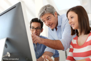 Fotolia_61592946_M_goodluz-Social-Media-Kopie-300x200 Internationaler Tag der Jugend: Jugendliche müssen Belästigung im Internet nicht hinnehmen