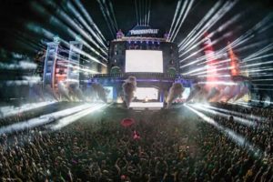 Willkommen in PAROOKAVILLE! Neues Top-Festival setzt stark auf ROBE PAROOKAVILLE-2016_Photo-Ralph@Larmann_com_web-300x200 Willkommen in PAROOKAVILLE! Neues Top-Festival setzt stark auf ROBE